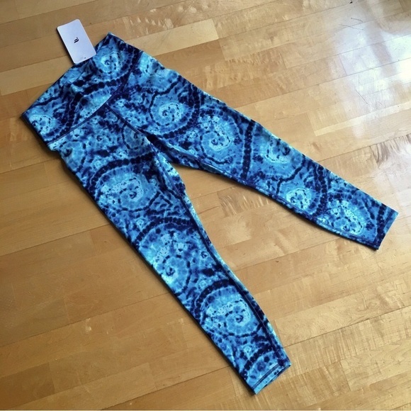Fabletics Tie-Dye Leggings, High Waist, Powerflex 7/8, Length, Navy, Aqua, Small - Picture 4 of 16